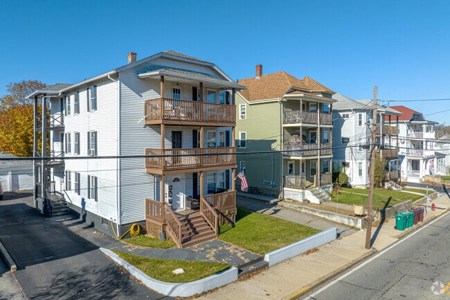 Globe District features a variety of home styles for every buyer’s taste.