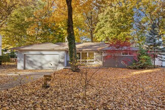 1527 Summit Dr, West Lafayette, IN 47906