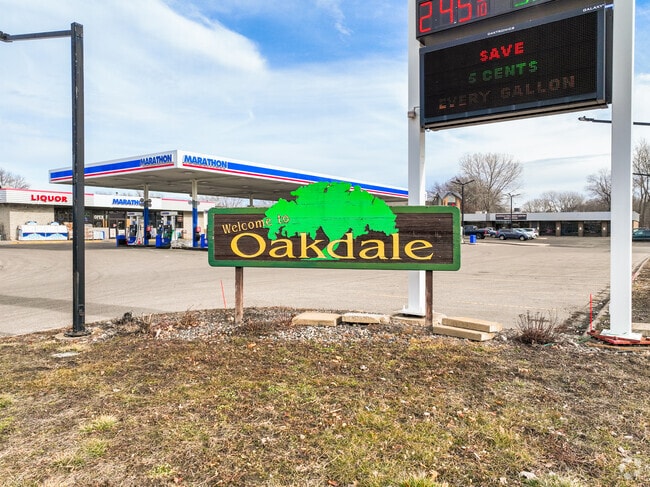 There are over 27,000 residents in the Oakdale area.