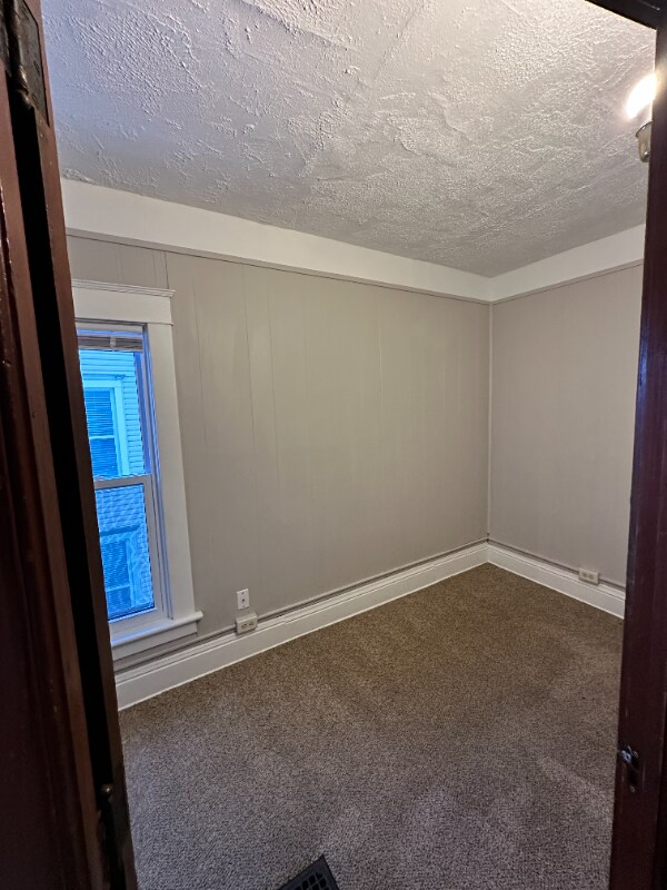 524 W Beardsley Ave, Elkhart, IN 46514 - photo 4