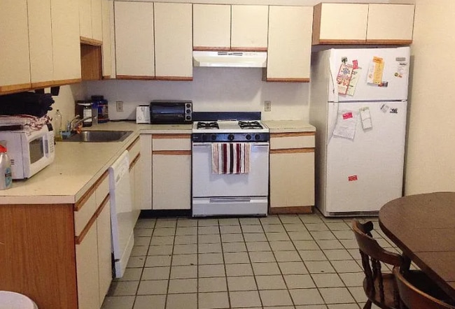 22 S Huntington Ave unit 202, Jamaica Plain, MA 02130 - photo 2