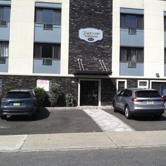 1274 River Rd Unit 208 Undercliff Ave B8, Edgewater, NJ 07020