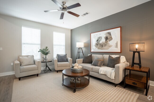 2 BD, 2 BA Townhouse