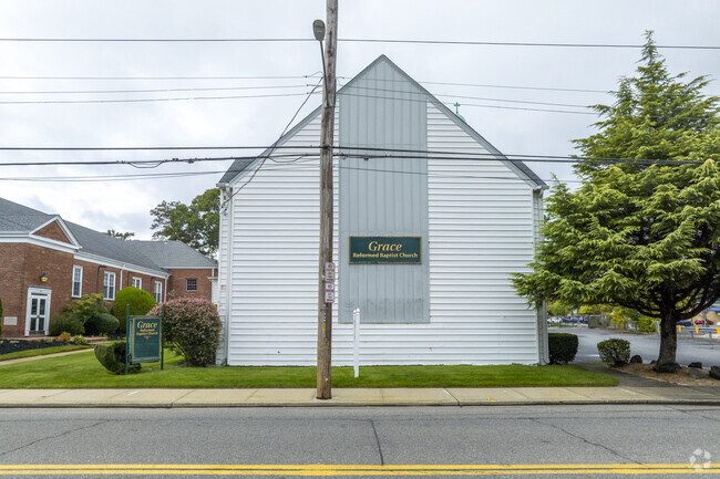 Grace Christian Academy in Merrick has 161 students with a ratio of 6:1.