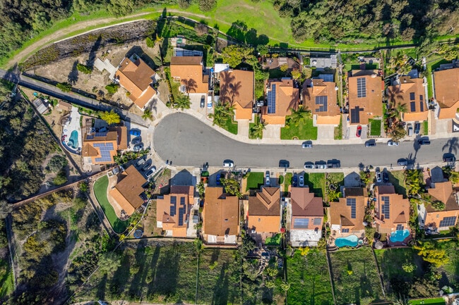 Residential Neighborhood shows a cul-de-sac of homes in Eastlake, California.