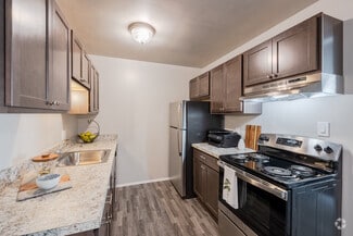 1744 Crescent Lake Rd, Waterford, MI 48327