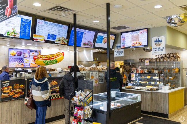 Big City Bagels on Route ( is a great place to stop for breakfast or lunch Winston Park.