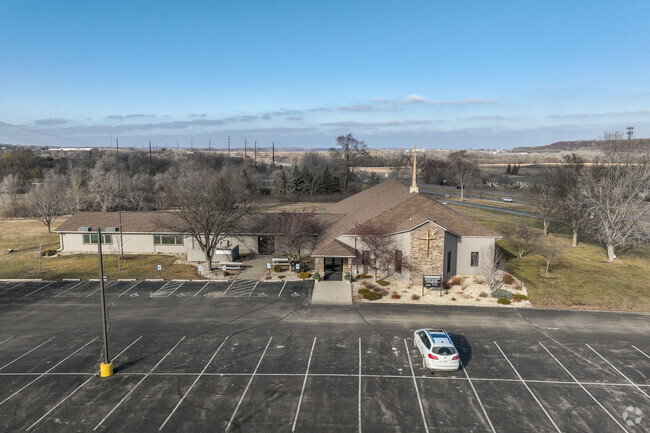 St. Paul's Lutheran Elementary has a student-teacher ratio of 13 to 1.