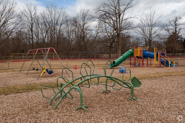 Bushnell Elementary School, Playground.