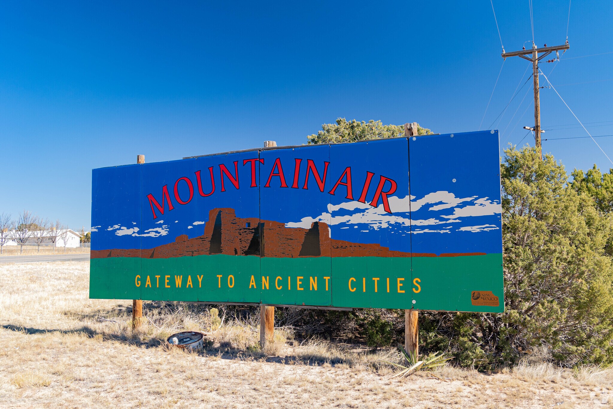 Mountainair is a quiet town located at the foot of the Manzano Mountains.
