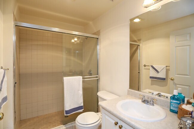 Yugo Seattle Rivendell, Seattle, WA 98105 - photo 7