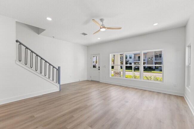 2525 13th Ave N, Saint Petersburg, FL 33713 - photo 6