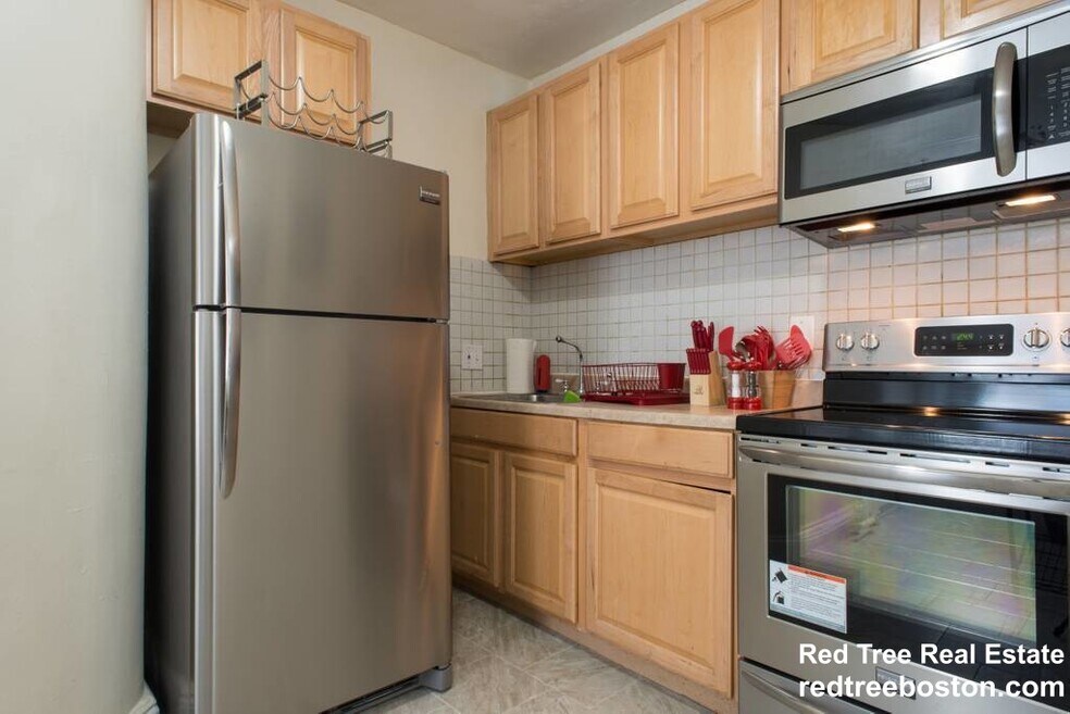 248 Kelton St unit 3, Allston, MA 02134 - photo 1