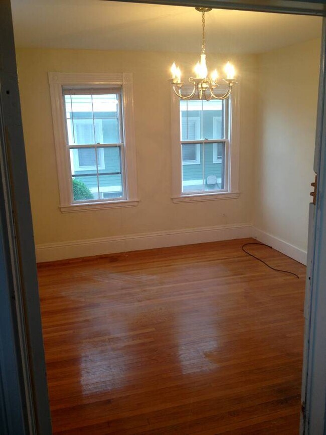 14 Massachusetts Ave Unit 2 Bedroom 1 bath Apt, Lexington, MA 02420
