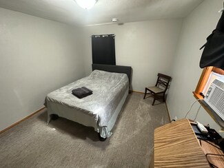 453 17th St, Windom, MN 56101