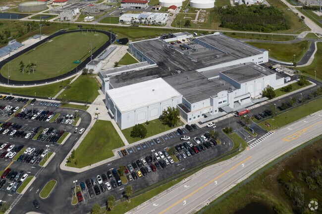 Ida S Baker High School in Cape Coral gets a 4 out of 5 ranking from Great Schools.