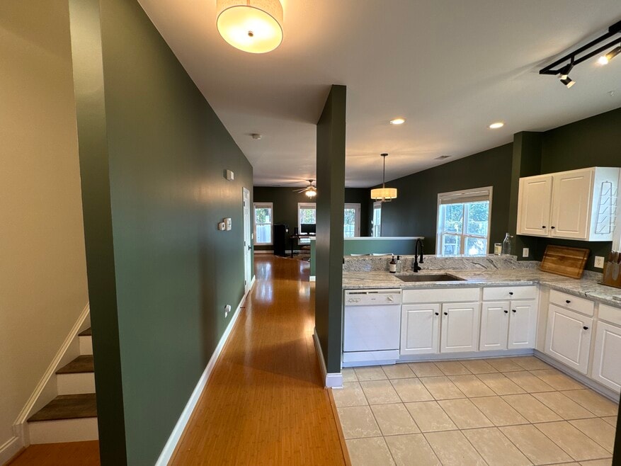 1917 Wayne St, Columbia, SC 29201 - photo 1