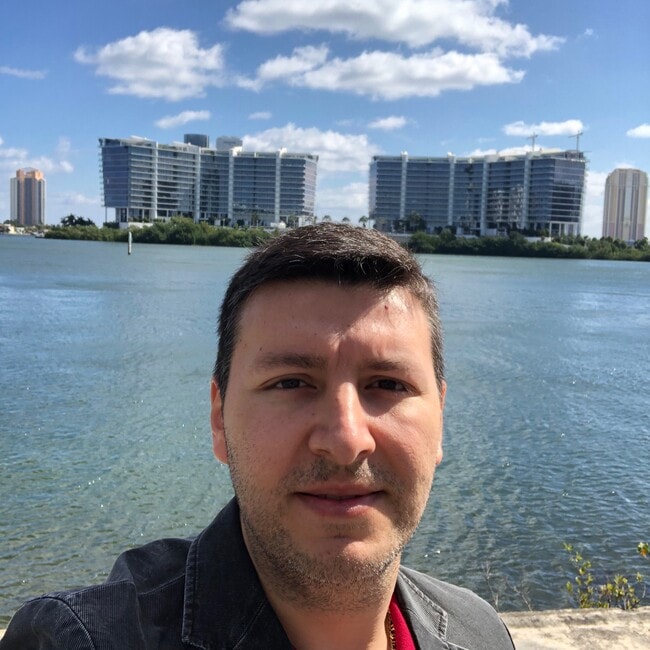 Agent Photo