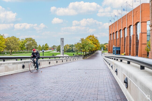 Enjoy scenic biking along Canal-White River Downtown's trails.