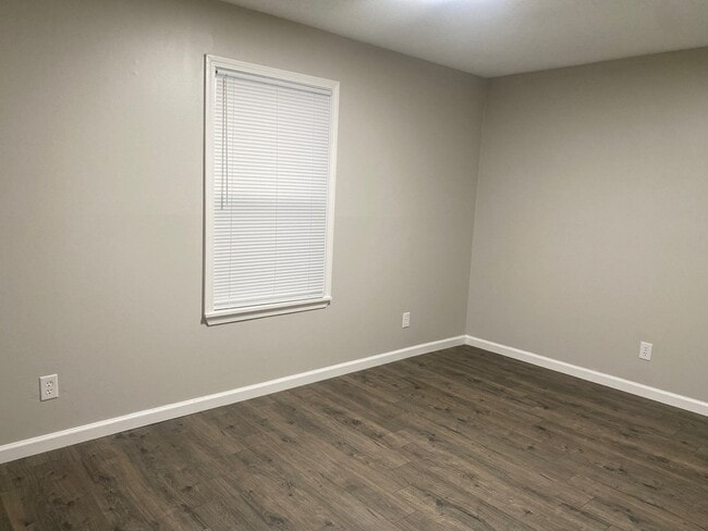 919 Rushmeade Rd unit L, Jackson, TN 38305 - photo 4