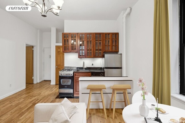 102 W 80th St, New York, NY 10024 - photo 2