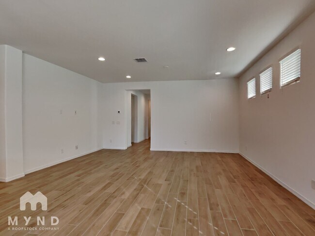 9967 W Whitton Ave, Avondale, AZ 85392 - photo 5