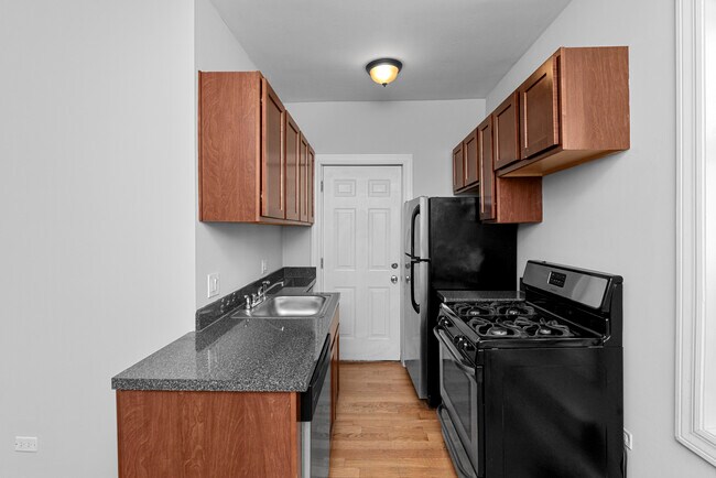 3720 N Pine Grove Ave unit 3720-W3, Chicago, IL 60613 - photo 7