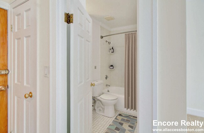 1223 Beacon St unit 301, Brookline, MA 02446 - photo 4