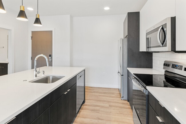 5945 6th Ave unit 304, Kenosha, WI 53140 - photo 3