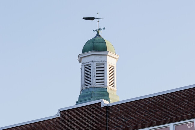 Patrick M. Villano Elementary School in Emerson, NJ has a student-teacher ratio of 9 to 1.