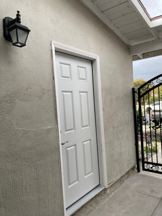 410 Diamond St, Santa Ana, CA 92703