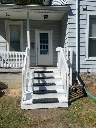 305 S Walnut St Unit 2, Howell, MI 48843