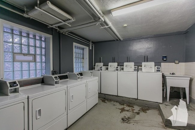 3831 N Fremont St unit 309, Chicago, IL 60613 - photo 6