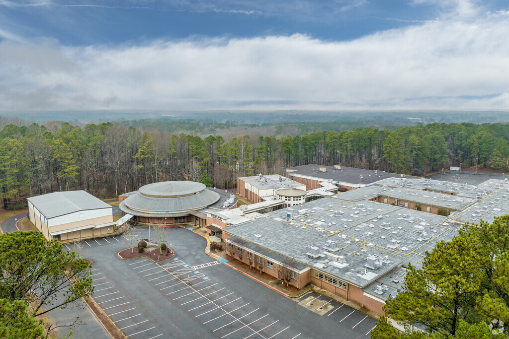 Awtrey Middle School receives an overall grade of A- on Niche.