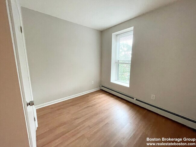 92 Hammond St unit 5, Roxbury Crossing, MA 02120 - photo 4
