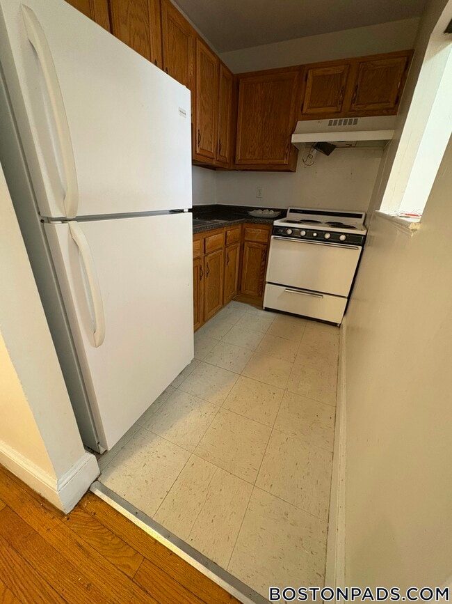 33 Lancaster Terrace Unit 103, Brookline, MA 02446