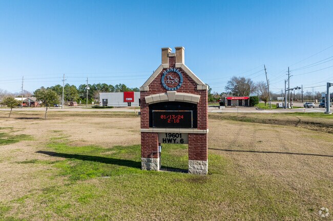 Manvel High School boasts a student body of 2,941 students.
