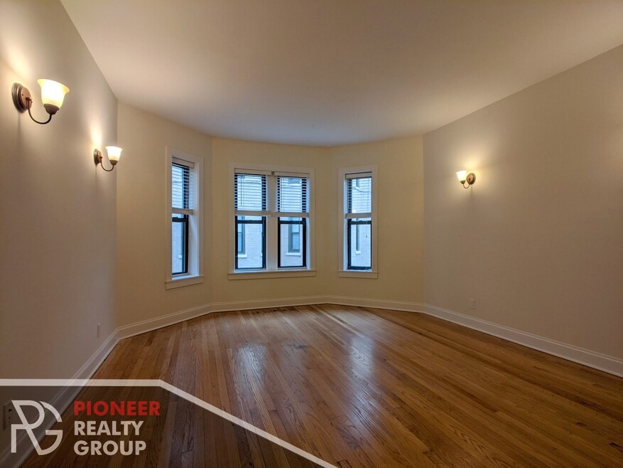 4032 N Ashland Ave unit 4034.5-2W, Chicago, IL 60613 - photo 1