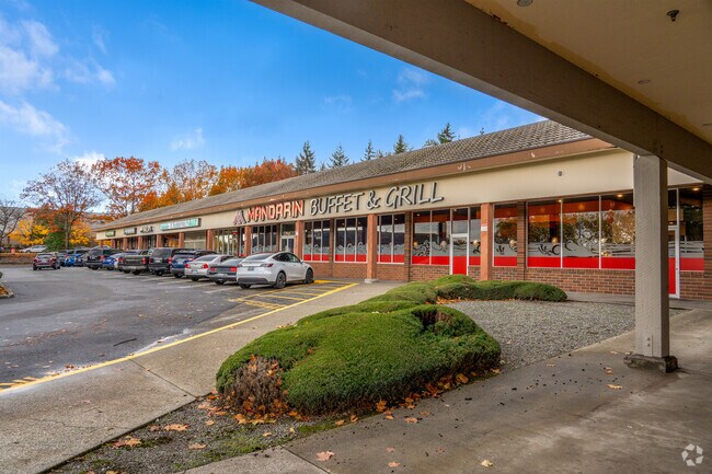 Mandarin Buffet & Grill in Redmond serves family-style dishes near Viewpoint.