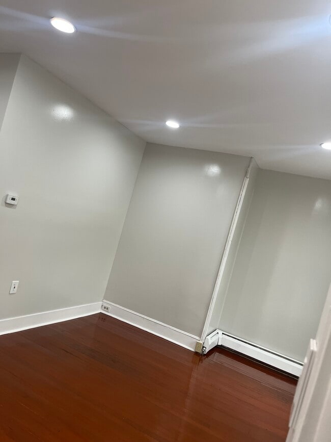 16 Mohawk St, Albany, NY 12204 - photo 4