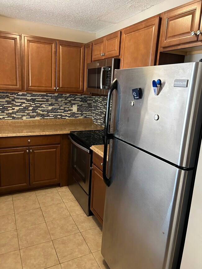 175 Mill Pond Rd unit 214, Hamden, CT 06514 - photo 7