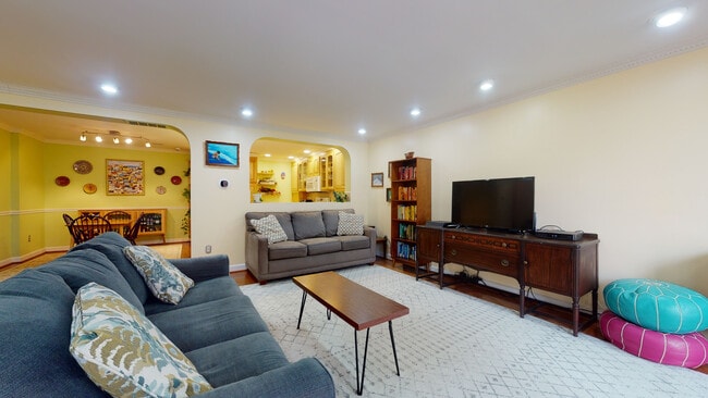 1635 S Hayes St unit A, Arlington, VA 22202 - photo 3