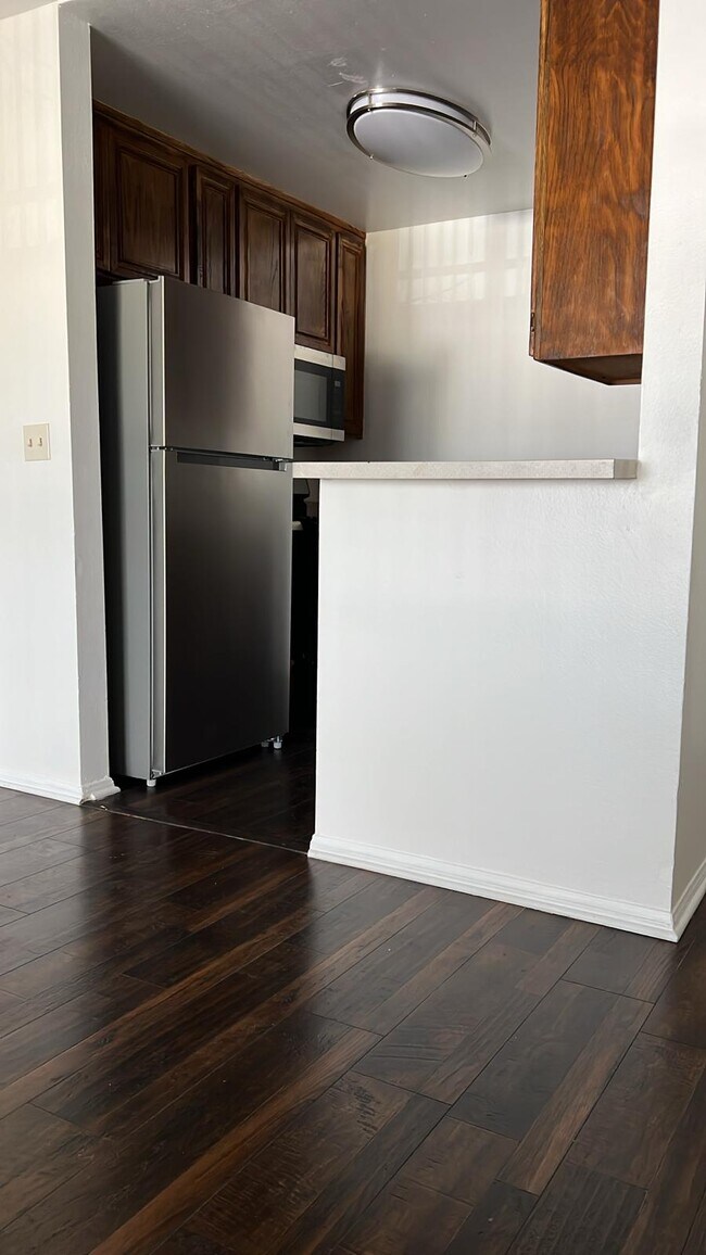 4184 Arch Dr unit 102, Los Angeles, CA 91604 - photo 7