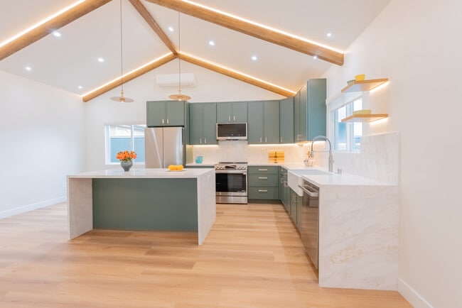 14902 Hesby St, Los Angeles, CA 91403 - photo 7