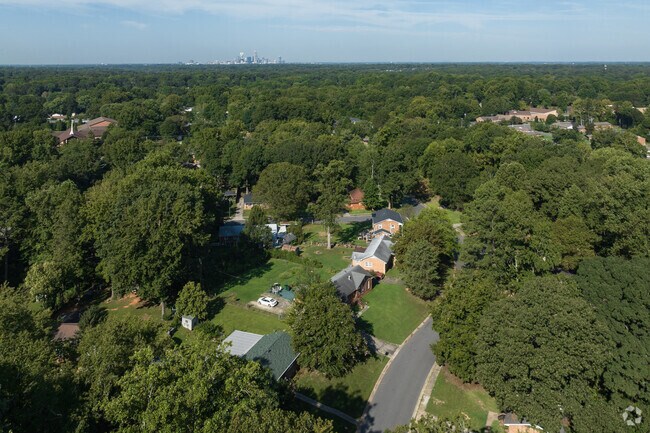 Discover the peaceful neighborhood of Oak Forest in Charlotte.