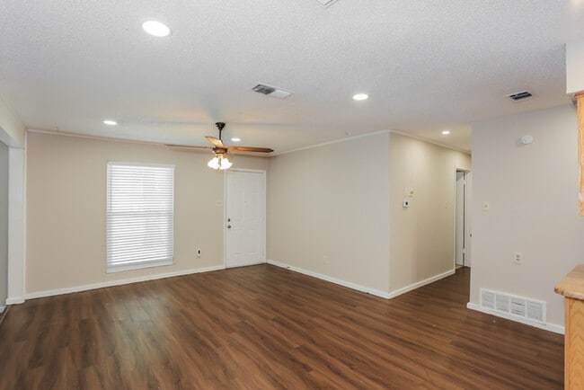 441 NW Jayellen Ave, Burleson, TX 76028 - photo 5