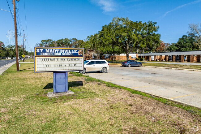 St Martinville Senior High School offers classes for grades 9-12.