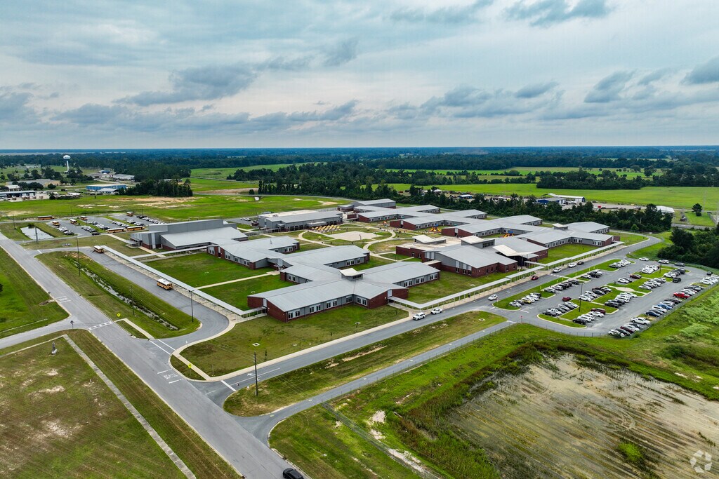 Marianna K-8 School is a public school located in Marianna, Florida, and offers a strong academic foundation, extracurricular programs and student support services in a safe, inclusive environment.