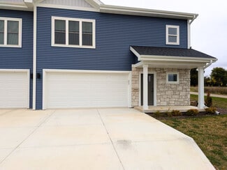 2900 Blue Grass Dr, Stoughton, WI 53589