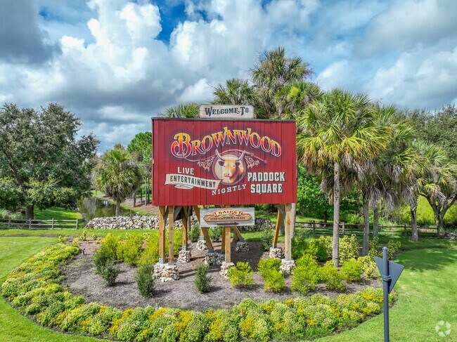 Brownwood Paddock Square is the best place for live entertainment in Village of Fernandina.